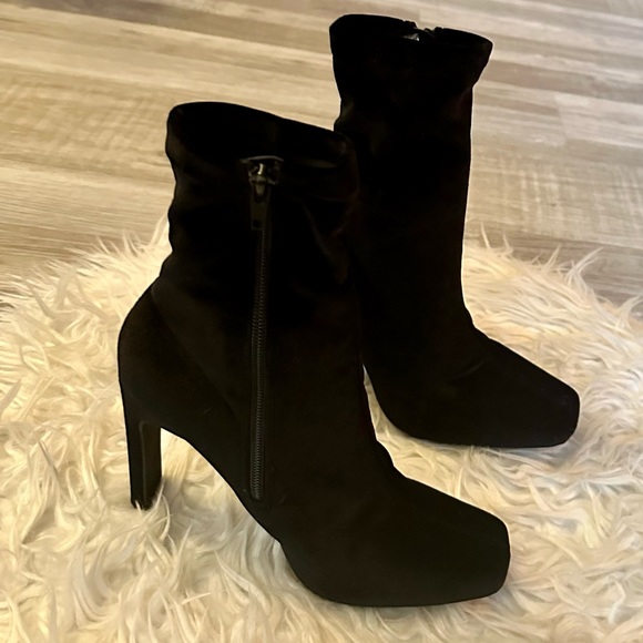 NWT Black Velvet boots - Picture 5 of 6